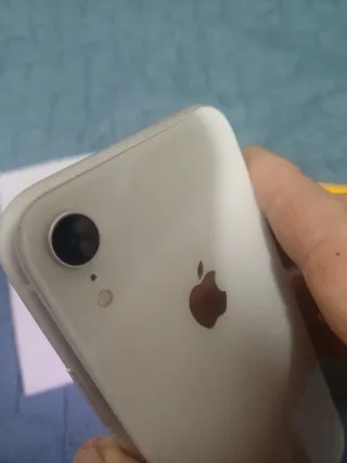 iPhone XR 64GB + Accesorios