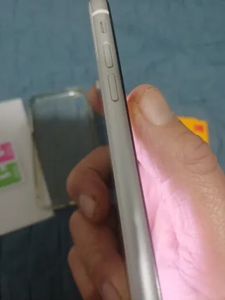 iPhone XR 64GB + Accesorios