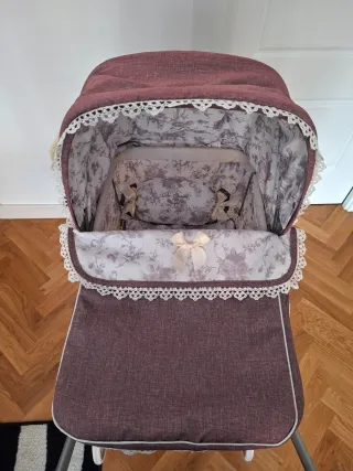 Carrito de muñecas clásico