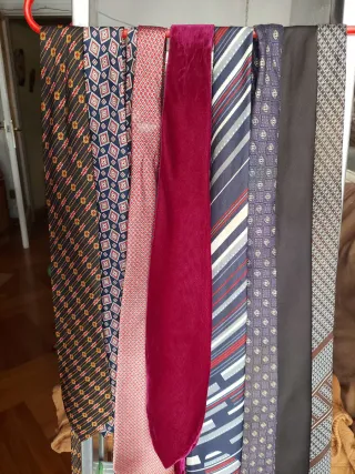 Lote de Corbatas Variadas 2€unidad