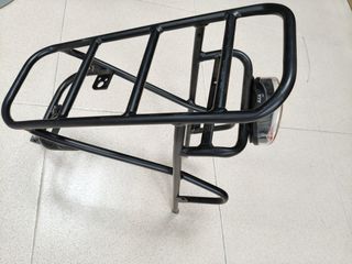 Portaequipaje bici eléctrica luz trasera rueda 26"