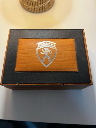 Pareja de relojes plateados