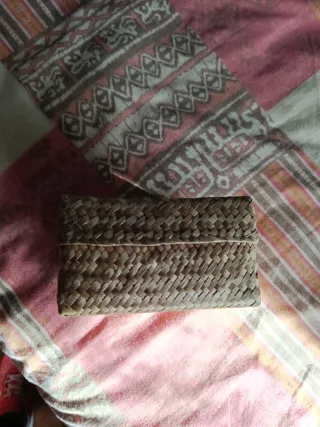 Cajita de mimbre para guardar cosas