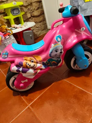 Moto correpasillos Paw Patrol niña