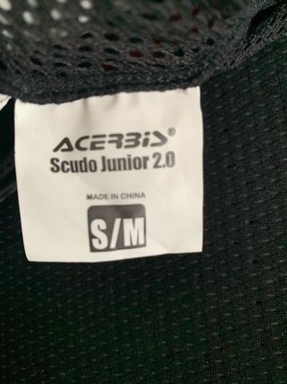 Peto Acerbis Talla S/M Niños. Muy buen estado.