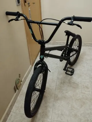 Bicicleta BMX Monty Negra