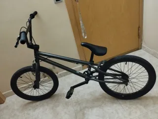 Bicicleta BMX Monty Negra