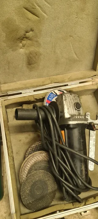 Taladro Bosch PSB 700 RE y Radial AEG