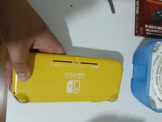 Nintendo Switch Lite Amarilla