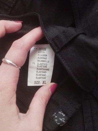 Pantalón pirata negro