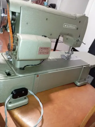 Máquina de coser Wertheim