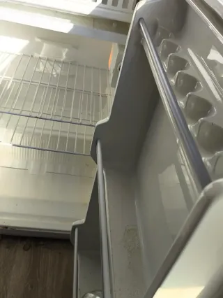 Nevera pequeña blanca Daewoo