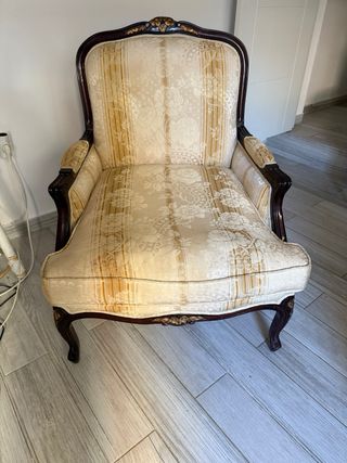 Sillón estilo Luis XVI beige y marrón