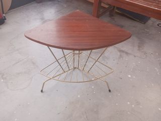 Mesa baja esqu. vintage madera y metal