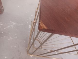 Mesa baja esqu. vintage madera y metal