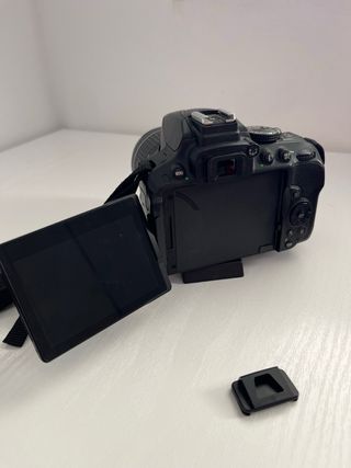 Cámara Nikon D5300 con objetivo 18-55mm VR