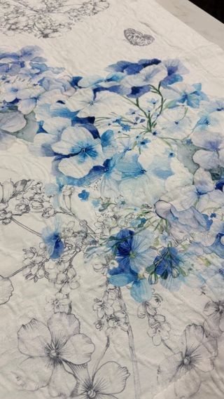 Camino de mesa Zara Home flores azules