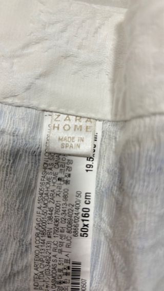 Camino de mesa Zara Home flores azules