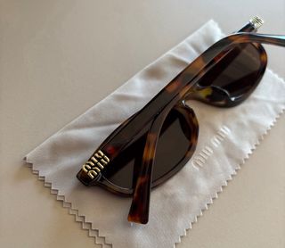 Óculos de Sol Miu Miu Tartaruga