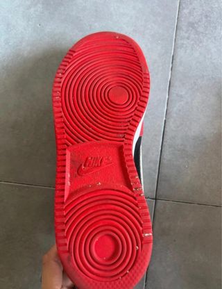 Zapatillas Nike Air Blancas y Rojas