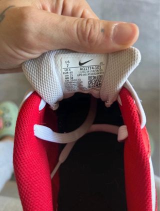 Zapatillas Nike Air Blancas y Rojas