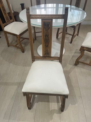 Silla vintage tallada a mano restaurada