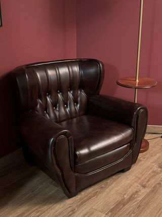 Sillón de cuero marrón