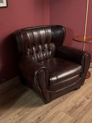 Sillón de cuero marrón