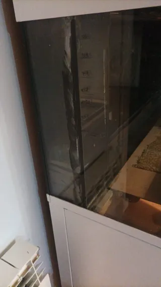 Acuario 350L con mueble blanco. 290 eur negociabls