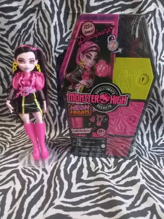 Monster high Draculaura Neon Frights Skulltimate
