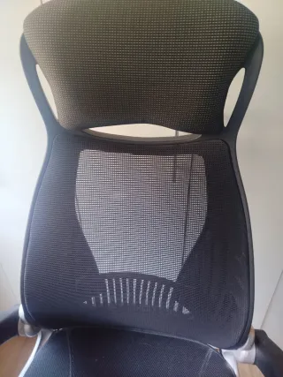 Silla ergonómica de oficina negra