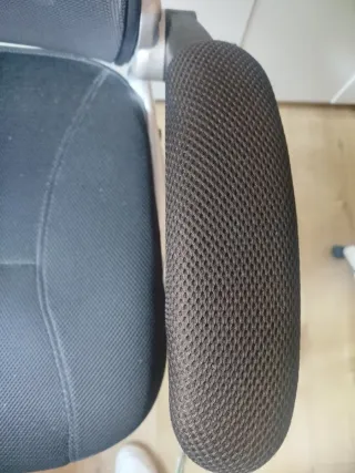 Silla ergonómica de oficina negra