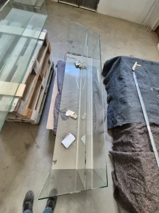 Vitrina expositora de cristal con luz