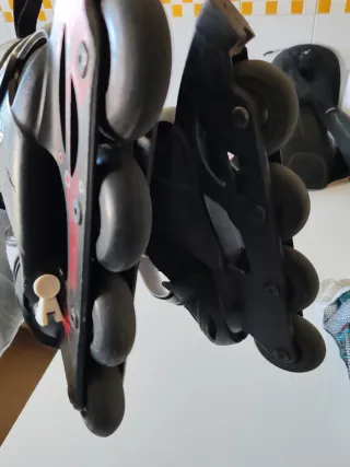 Patines en línea y protecciones infantiles