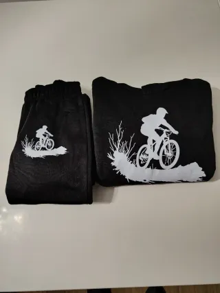 Conjunto niño: Sudadera y pantalón