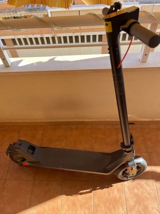 Patinete electrico con casco y candado