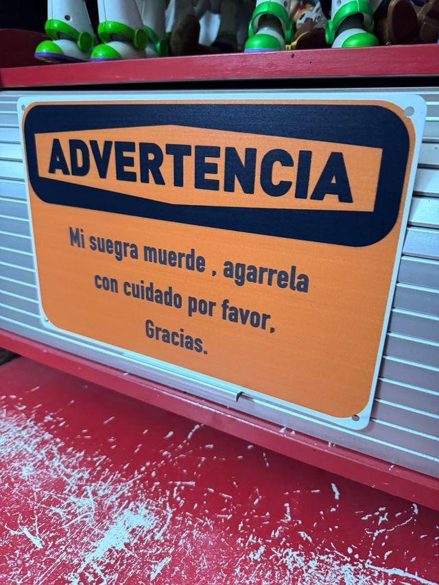 Cartel Advertencia Mi Suegra Muerde