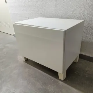 Mueble IKEA BESTA blanco con puerta, balda y patas