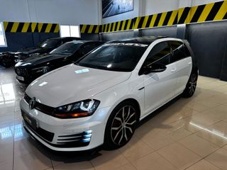 VOLKSWAGEN Golf GTI Performance 2.0 TSI DSG BMT