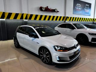 VOLKSWAGEN Golf GTI Performance 2.0 TSI DSG BMT