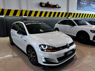 VOLKSWAGEN Golf GTI Performance 2.0 TSI DSG BMT