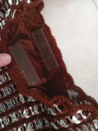 Bolso artesanal hilo y chapas latas