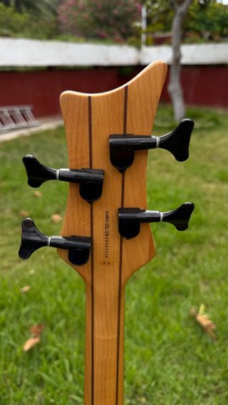 Bajo eléctrico Dean Edge 4 No se realiza envios