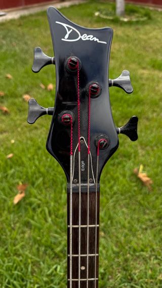 Bajo eléctrico Dean Edge 4 No se realiza envios
