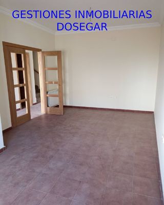 SE VENDE CASA ADOSADA EN PEDRO MUÑOZ