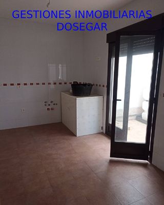 SE VENDE CASA ADOSADA EN PEDRO MUÑOZ