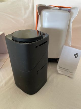 Spigen Essential Qi2 3 en 1 Cargador Inalámbrico