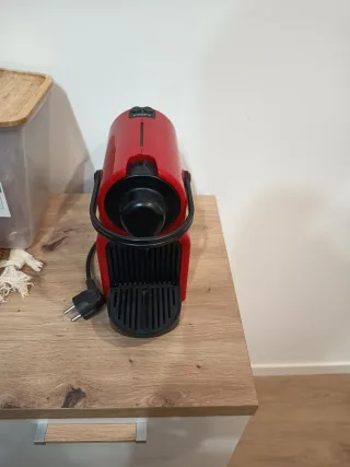 Cafetera Nespresso Krups Roja