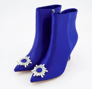 Botines azul eléctrico con pedrería