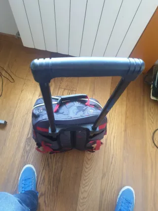 Mochila escolar con ruedas Toto